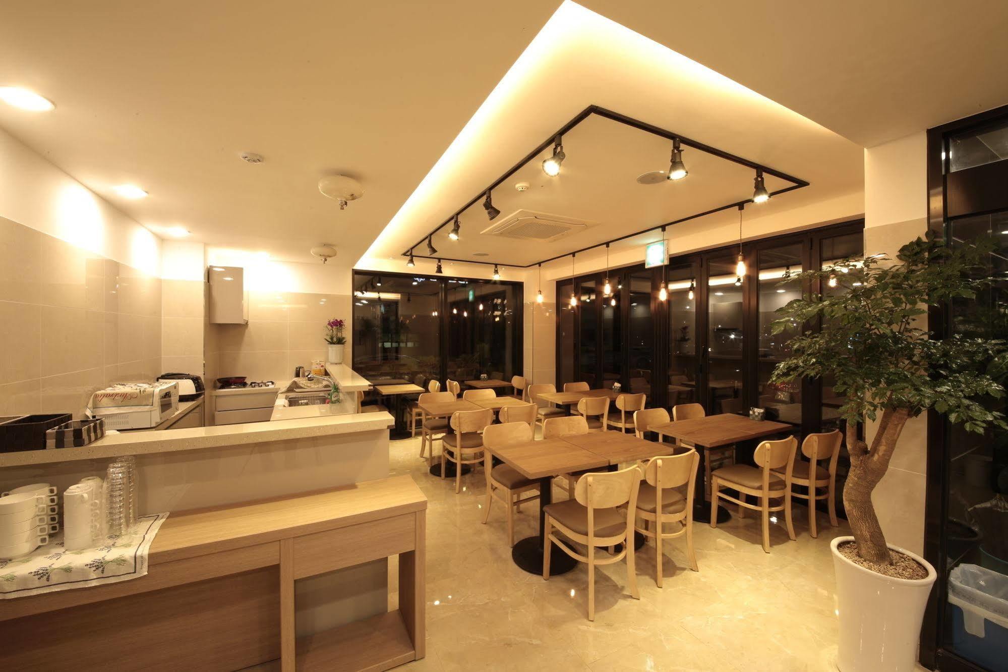 Harbor Hotel Jeju Exterior photo