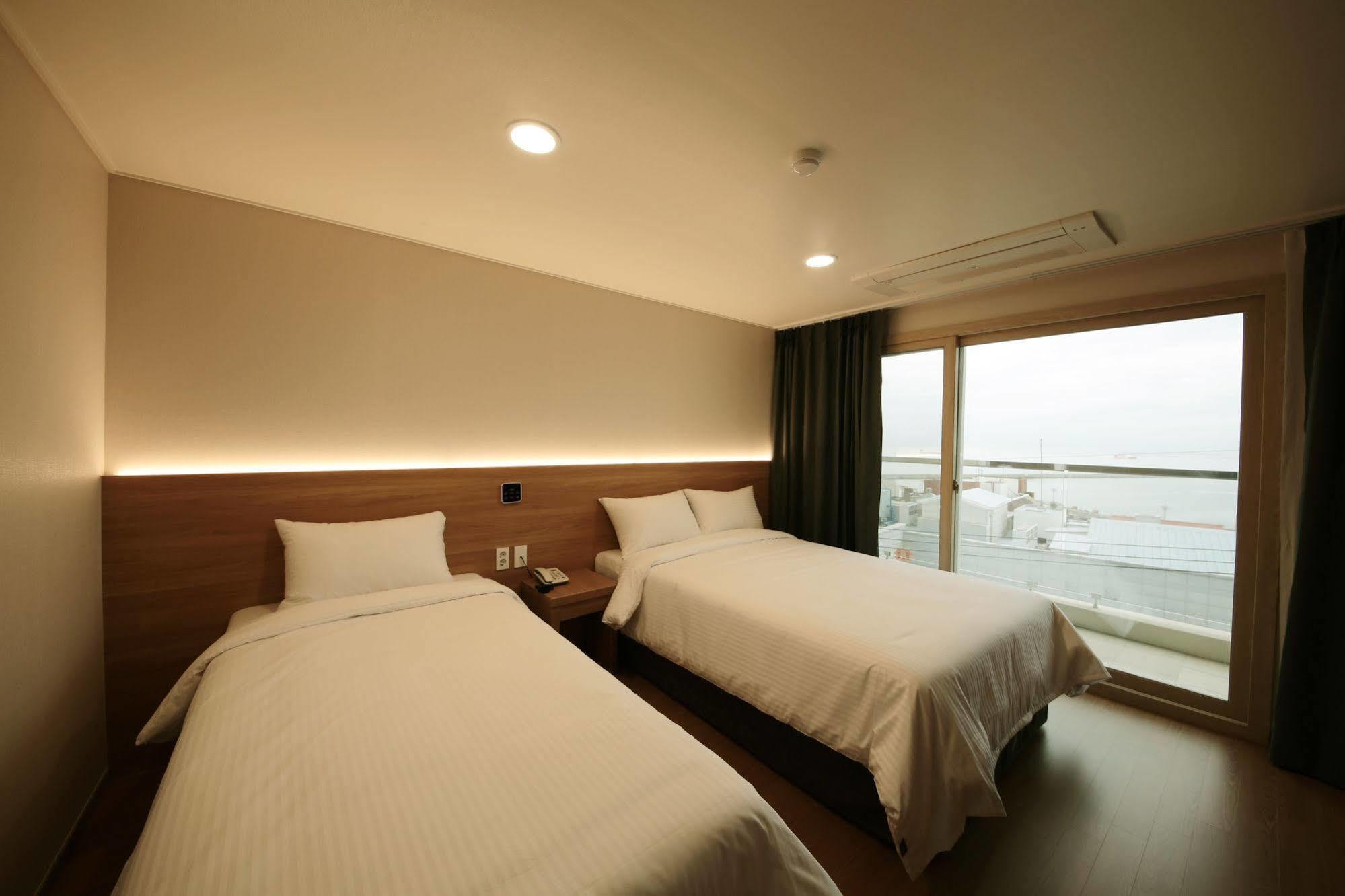Harbor Hotel Jeju Exterior photo