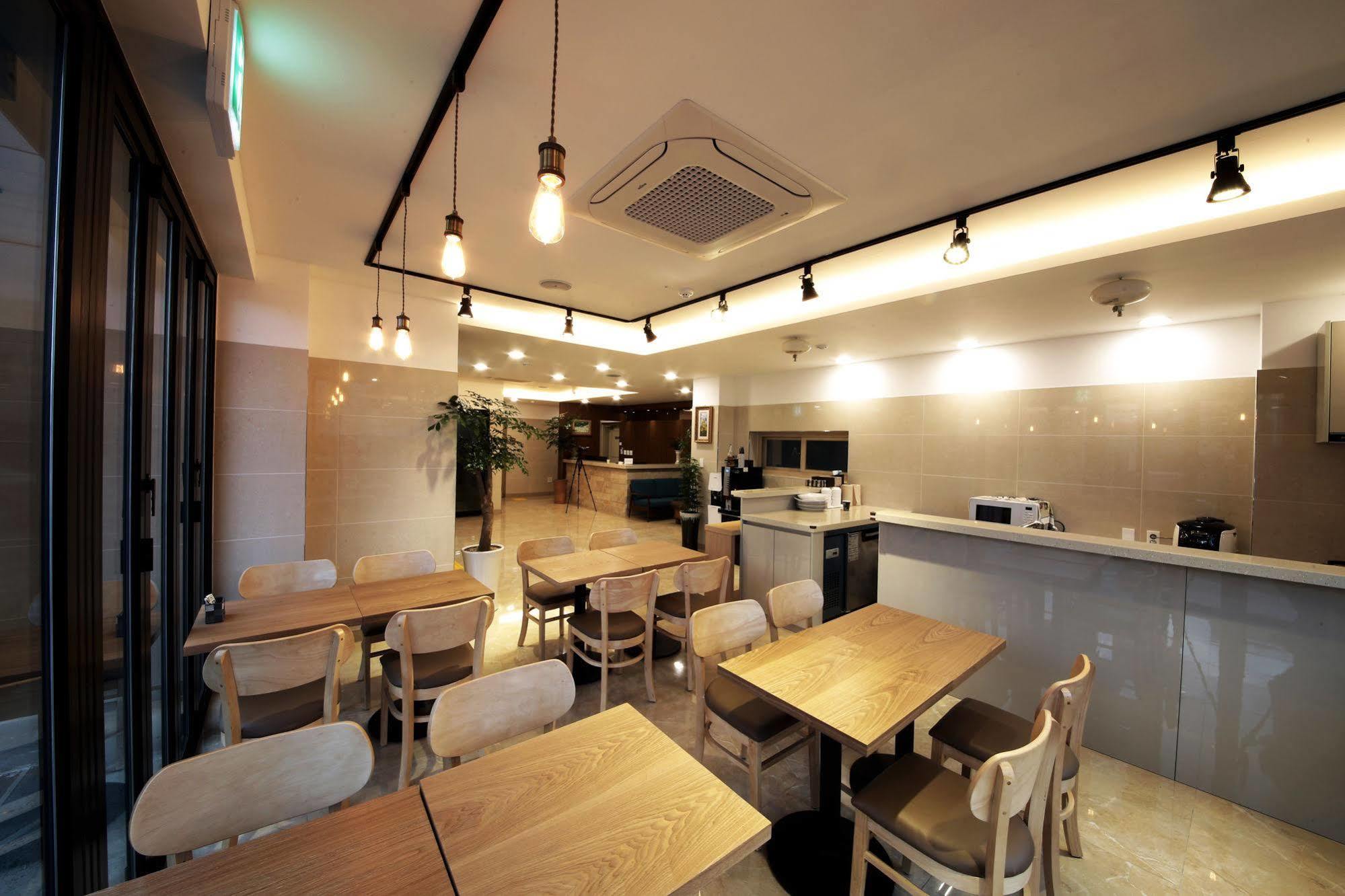 Harbor Hotel Jeju Exterior photo